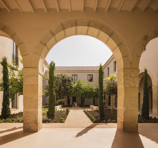 Las Cigarreras Industrial Complex / Ramón Esteve Estudio Las Cigarreras Industrial Complex / Ramón Esteve Estudio - Interior Photography, Arch, Courtyard, Column, Garden, Arcade