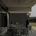 Casa Alba II / Además arquitectura - Fotografía interior, Comedor, Concreto