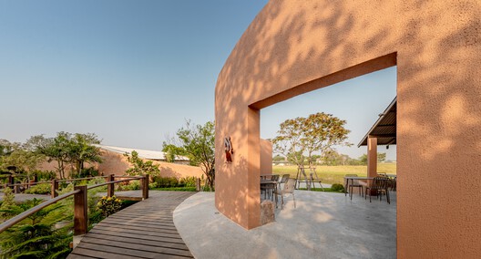 Naya Restaurant Ayutthaya / BodinChapa Architects Naya Restaurant Ayutthaya / BodinChapa Architects - Image 19 of 29