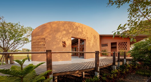 Naya Restaurant Ayutthaya / BodinChapa Architects Naya Restaurant Ayutthaya / BodinChapa Architects - Image 10 of 29