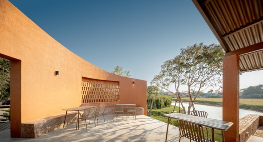 Naya Restaurant Ayutthaya / BodinChapa Architects Naya Restaurant Ayutthaya / BodinChapa Architects - Exterior Photography