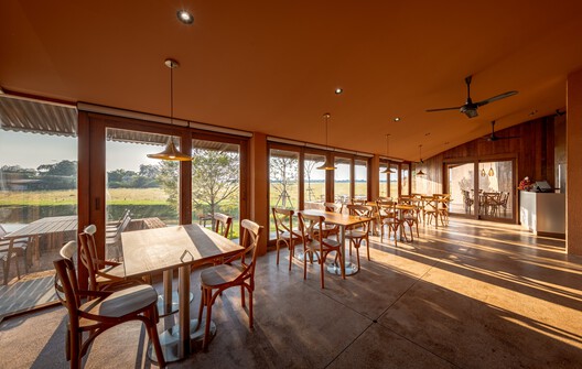 Naya Restaurant Ayutthaya / BodinChapa Architects Naya Restaurant Ayutthaya / BodinChapa Architects - Interior Photography, Dining room, Wood, Table, Chair