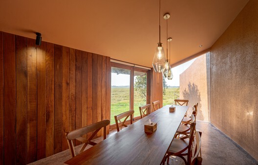 Naya Restaurant Ayutthaya / BodinChapa Architects Naya Restaurant Ayutthaya / BodinChapa Architects - Interior Photography, Dining room, Wood, Beam