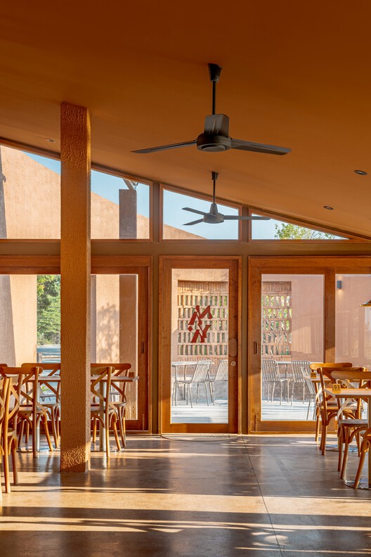 Naya Restaurant Ayutthaya / BodinChapa Architects Naya Restaurant Ayutthaya / BodinChapa Architects - Interior Photography, Dining room, Wood, Lighting, Chair, Beam, Glass