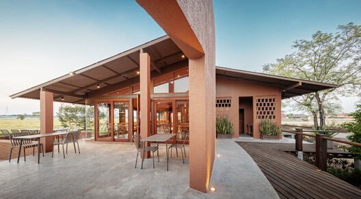 Naya Restaurant Ayutthaya / BodinChapa Architects Naya Restaurant Ayutthaya / BodinChapa Architects - Exterior Photography