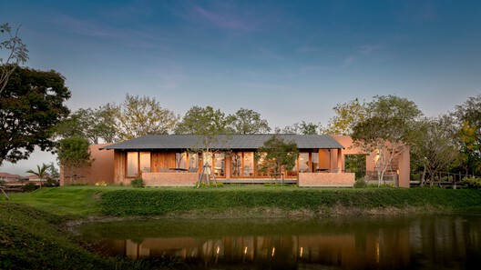 Naya Restaurant Ayutthaya / BodinChapa Architects Naya Restaurant Ayutthaya / BodinChapa Architects - Image 5 of 29