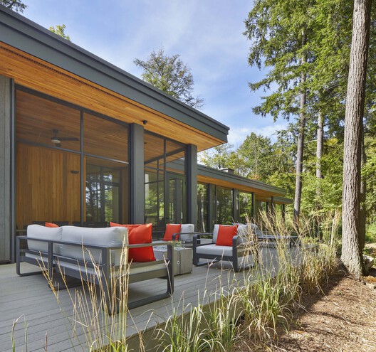 Percy Lake Cottage / Michael Taylor Architecture + Design Percy Lake Cottage / Michael Taylor Architecture + Design - Exterior Photography, Wood, Garden, Patio, Deck