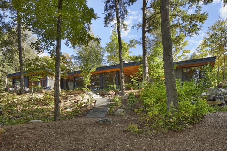 Percy Lake Cottage / Michael Taylor Architecture + Design - Houses