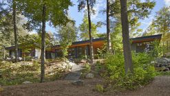 Percy Lake Cottage / Michael Taylor Architecture + Design