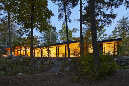 Percy Lake Cottage / Michael Taylor Architecture + Design Percy Lake Cottage / Michael Taylor Architecture + Design - Image 24 of 25