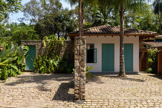 Caiçara House / Studio Carlito e Renata Pascucci - Exterior Photography, Door, Courtyard