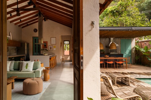 Caiçara House / Studio Carlito e Renata Pascucci - Interior Photography, Living Room, Wood, Beam, Chair