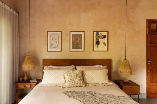 Caiçara House / Studio Carlito e Renata Pascucci - Interior Photography, Bedroom, Bed, Wood, Lighting