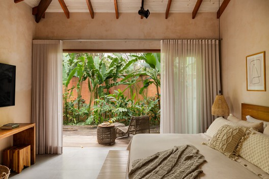 Caiçara House / Studio Carlito e Renata Pascucci - Interior Photography, Bedroom, Wood, Bed