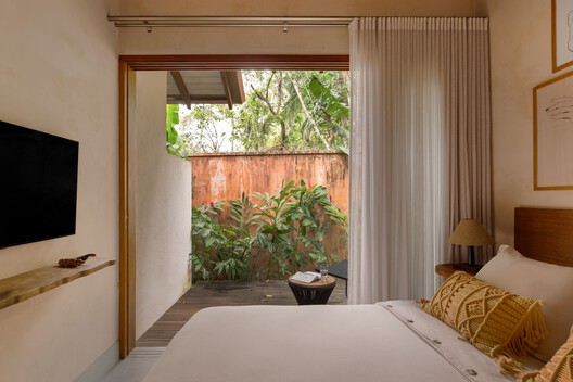 Caiçara House / Studio Carlito e Renata Pascucci - Interior Photography, Bedroom, Wood, Lighting, Bed