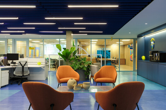 CBF (Brazilian Football Confederation) Headquarters / ARCHITECTS OFFICE CBF (Brazilian Football Confederation) Headquarters / ARCHITECTS OFFICE - Interior Photography, Living Room, Lighting, Chair