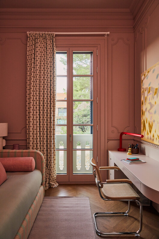 Sera House / Cristina Carulla Studio - Interior Photography, Living Room, Wood, Lighting, Chair
