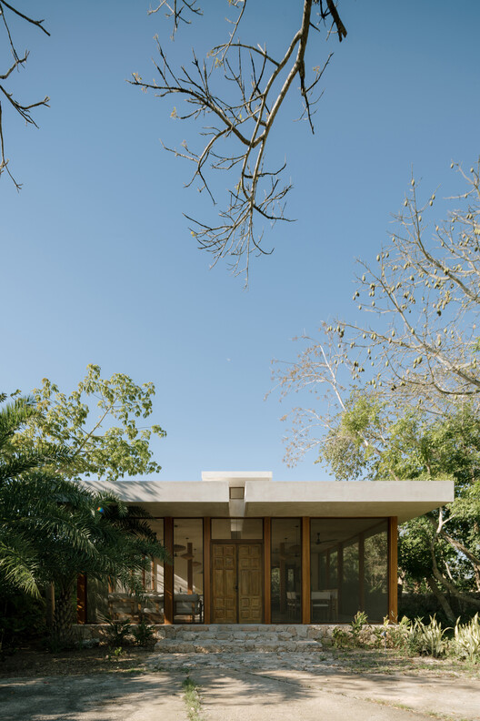 House in Mérida / F S D A - Exterior Photography