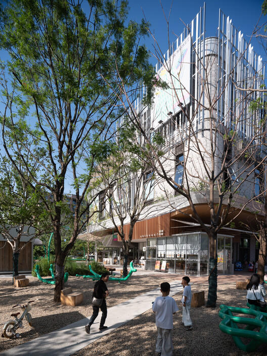 Park in Market / Office Canopy of Architecture Park in Market / Office Canopy of Architecture - Exterior Photography