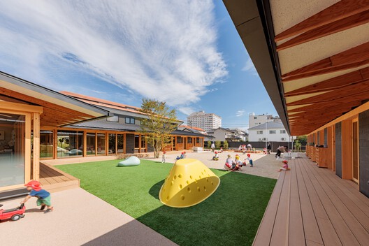 Kurashiki Central Hospital Miwa Nursery School / Nikken Sekkei Kurashiki Central Hospital Miwa Nursery School / Nikken Sekkei - Interior Photography, Courtyard