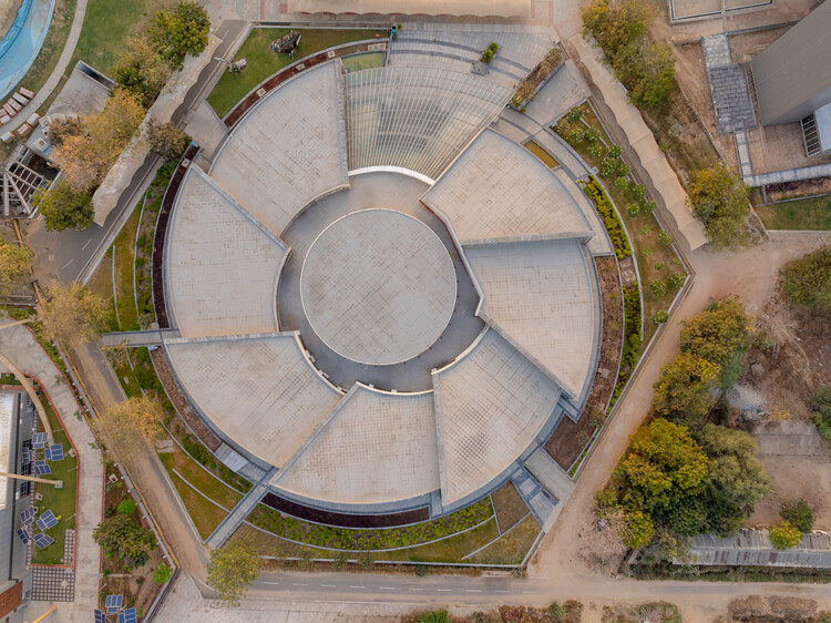 水族馆 / INI Design Studio - 室内图, 庭院