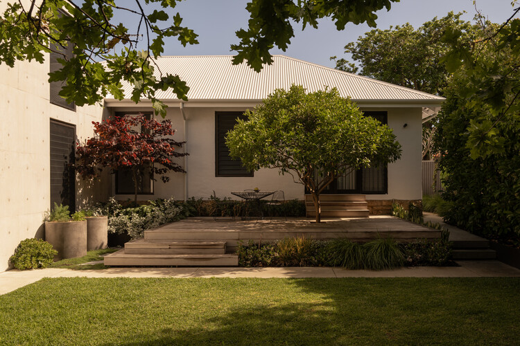 Shou Sugi Ban House / Sandy Anghie Architect - Exterior Photography, Garden, Door, Concrete
