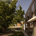 Shou Sugi Ban House / Sandy Anghie Architect - Exterior Photography, Houses, Courtyard
