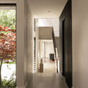 Shou Sugi Ban House / Sandy Anghie Architect - Houses