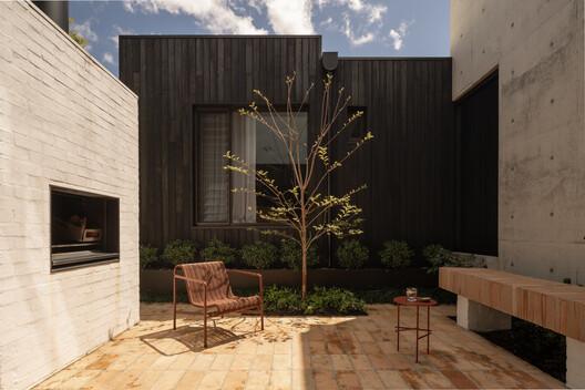 Shou Sugi Ban House / Sandy Anghie Architect - Exterior Photography, Concrete