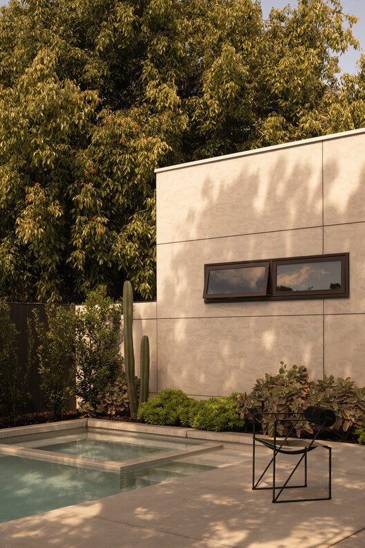 Shou Sugi Ban House / Sandy Anghie Architect - Exterior Photography, Concrete, Garden
