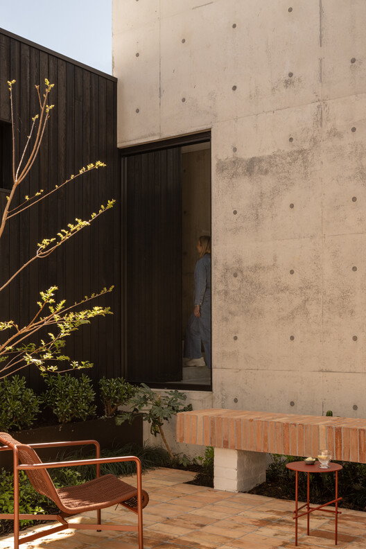 Shou Sugi Ban House / Sandy Anghie Architect - Interior Photography, Concrete