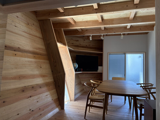 Pit garden in Passive House / D Environmental Design System Laboratory Pit garden in Passive House / D Environmental Design System Laboratory - Interior Photography, Dining room, Wood, Lighting, Beam