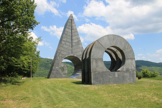Concrete Memory: 12 Postwar Monuments Across Eastern Europe - Image 9 of 16