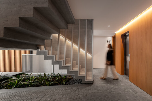 Edifício Lina / IDEIA1 - Fotografia de Interiores, Escada