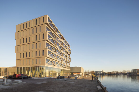 Function Follows Form: Designing Adaptive Buildings That Outlast Their Original Use Function Follows Form: Designing Adaptive Buildings That Outlast Their Original Use - Image 15 of 15