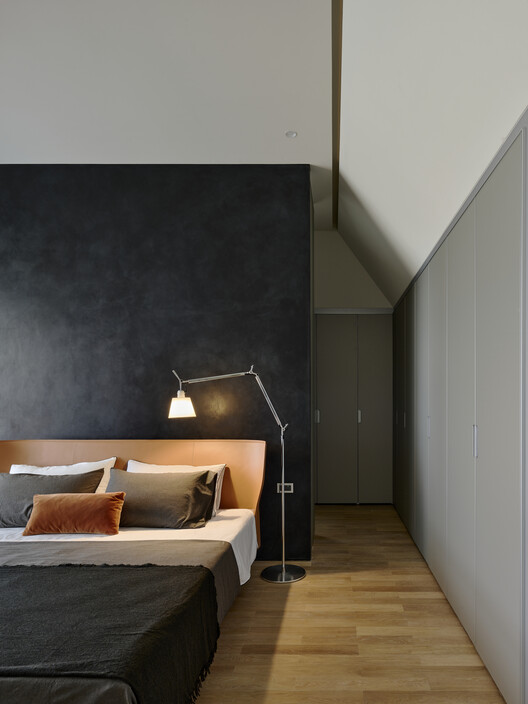 Curio Residence / Waterfrom Design - Interior Photography, Wood, Lighting, Bedroom, Bed