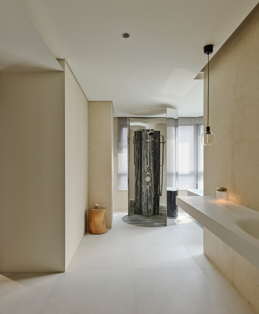 Curio Residence / Waterfrom Design - Interior Photography, Bathroom, Lighting, Bathtub, Sink