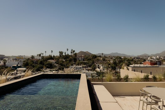 Estero Residences + Gamba café / Barde + vanVoltt - Exterior Photography, Balcony