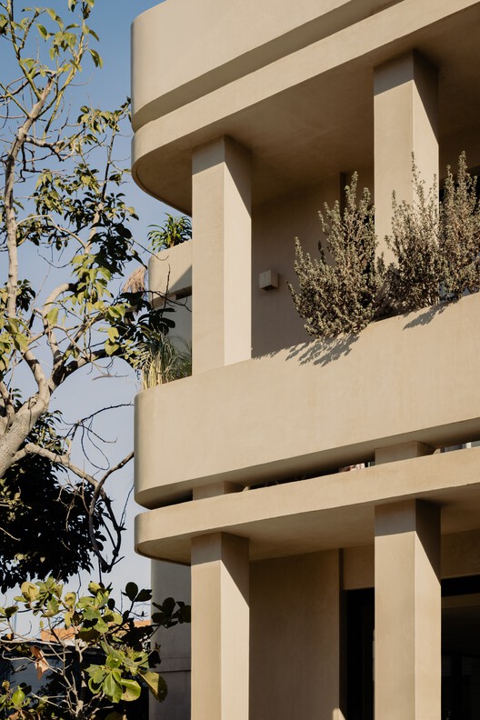 Estero Residences + Gamba café / Barde + vanVoltt - Interior Photography, Concrete, Balcony, Column
