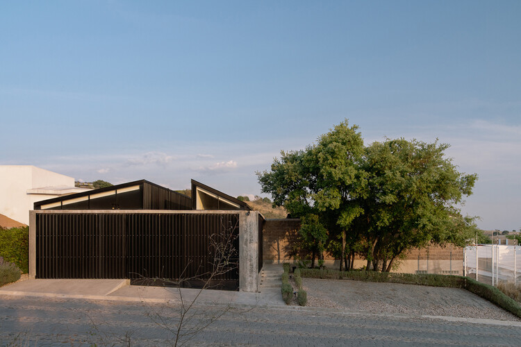 Casa AE / Taller Ezequiel Aguilar Martinez - Casas
