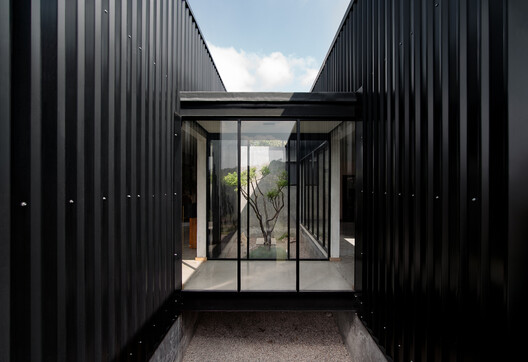 AE House / Taller Ezequiel Aguilar Martinez - Image 9 of 25