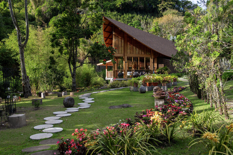 El Arca Residential Pavilion / Mallol - Exterior Photography, Garden