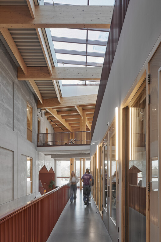 Xplore Agora School Amsterdam / Studio Ard Hoksbergen - Interior Photography, Stairs, Wood, Beam