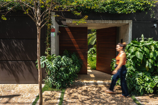 FCM House / Ximenes Leite Arquitetura - Exterior Photography, Wood, Garden