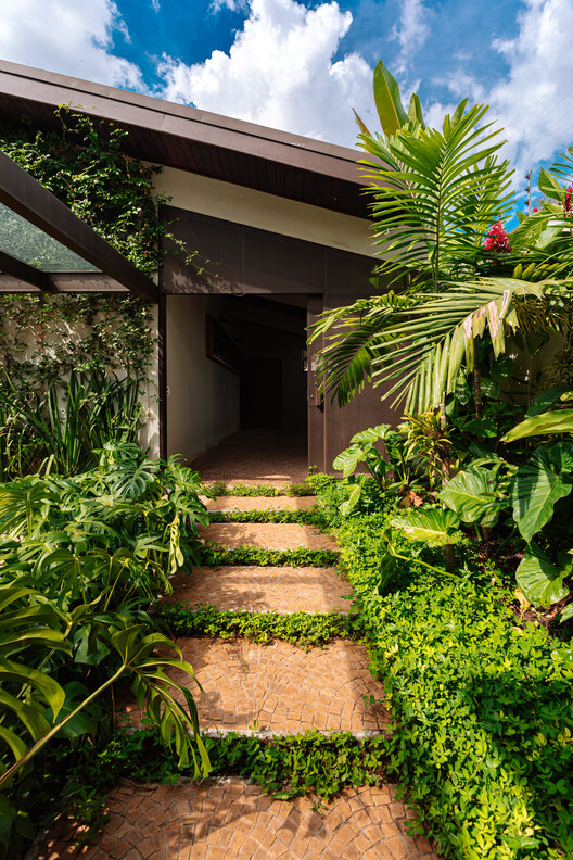 FCM House / Ximenes Leite Arquitetura - Image 7 of 23