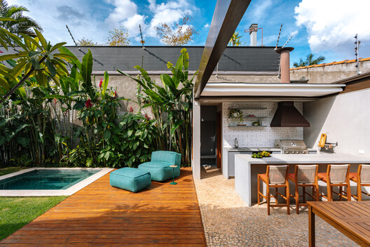 FCM House / Ximenes Leite Arquitetura - Exterior Photography, Wood, Chair, Patio, Courtyard