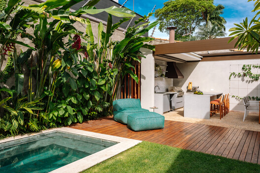 FCM House / Ximenes Leite Arquitetura - Exterior Photography, Garden, Patio, Courtyard, Chair