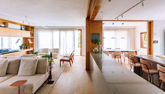 FCM House / Ximenes Leite Arquitetura - Interior Photography, Wood, Sofa, Table, Chair