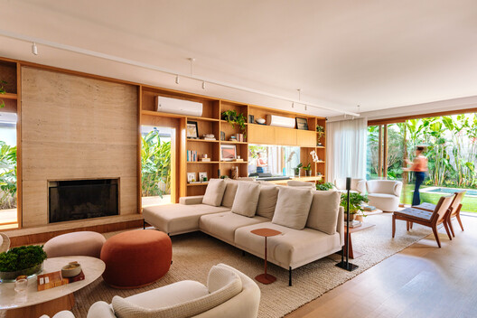FCM House / Ximenes Leite Arquitetura - Interior Photography, Living Room, Sofa, Wood, Chair