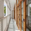 Casa Muxarabi / Ana Sawaia Arquitetura - Casas